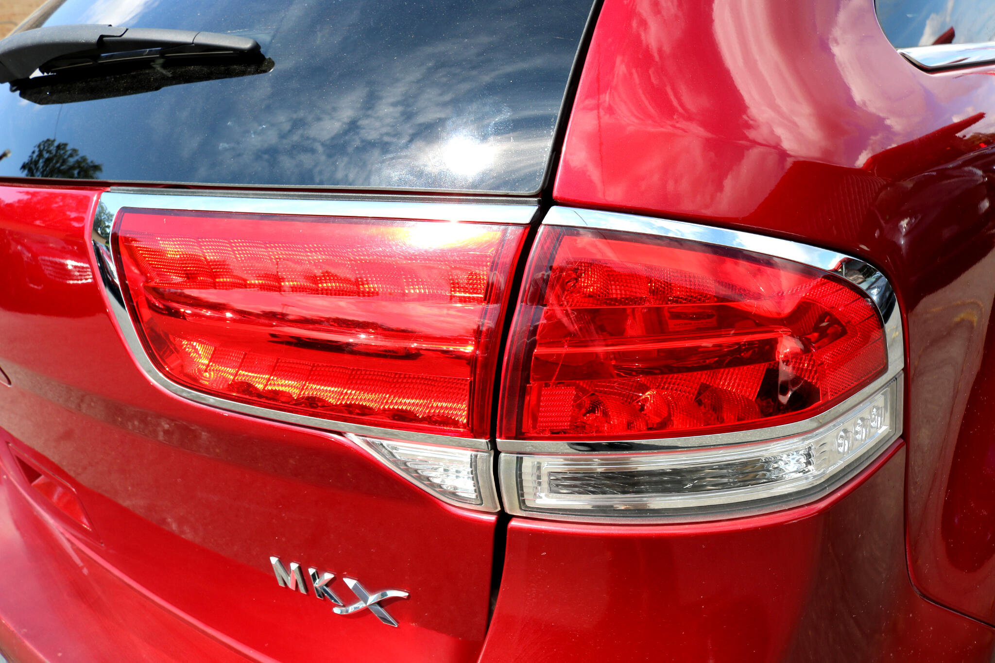 Used 2015 Lincoln MKX FWD w/ Walnut Swirl Wood Package image 9