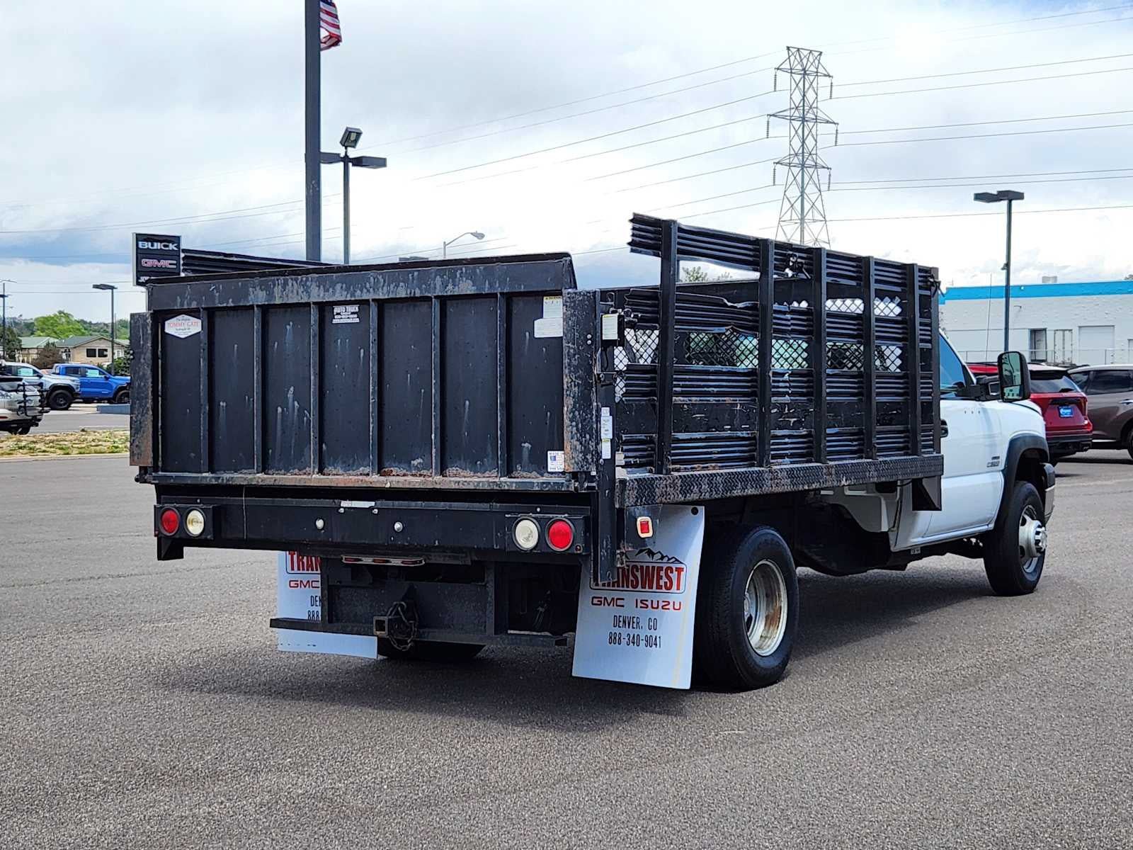 Used 2005 Chevrolet Silverado 3500 4x4 Regular Cab w/ Heavy-Duty Power Package image 3