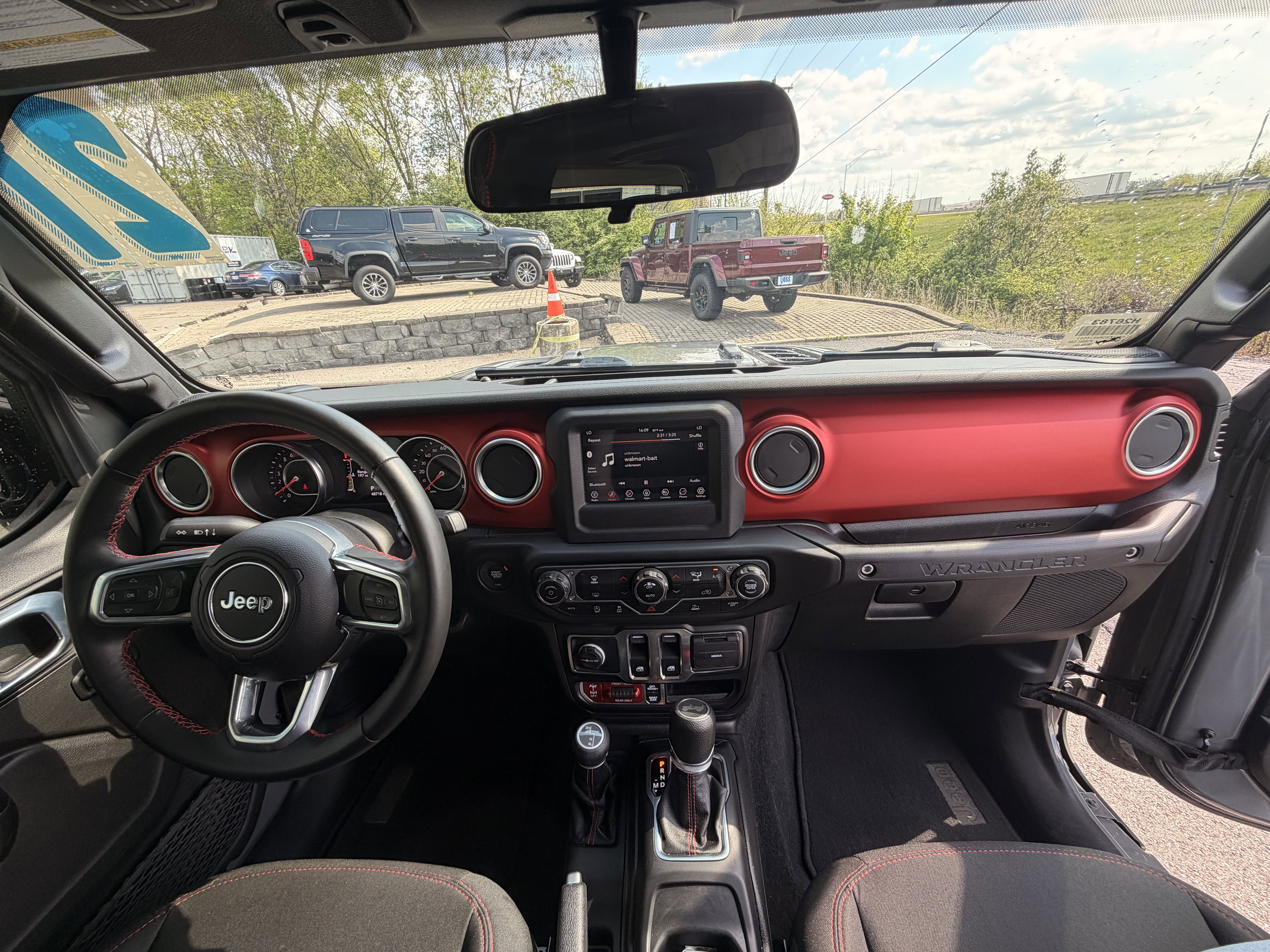 Used 2021 Jeep Wrangler Rubicon AWD/4WD image 12