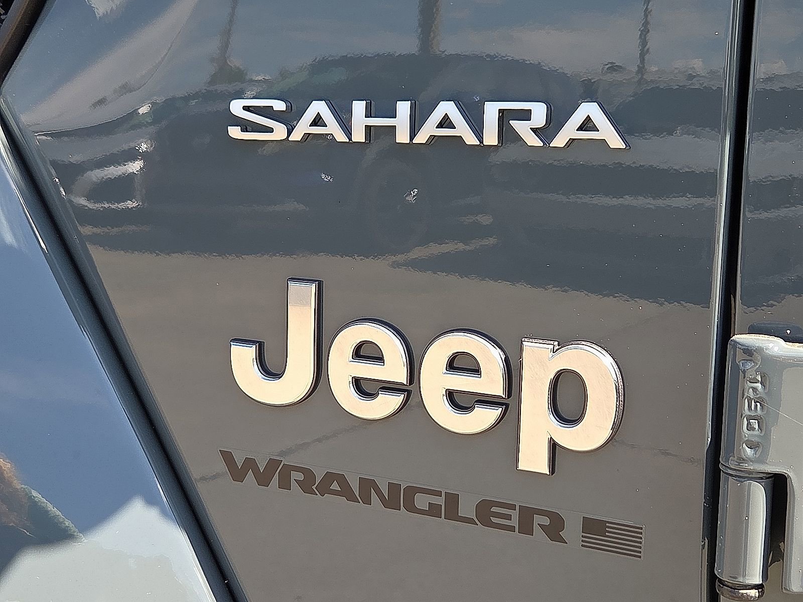 New 2024 Jeep Wrangler Sahara w/ Technology Group image 9