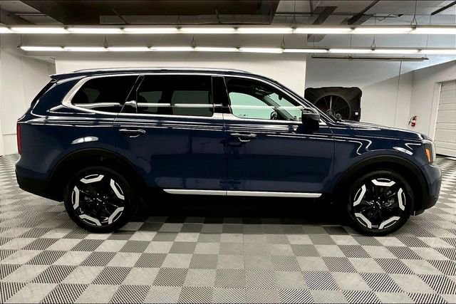 Used 2025 Kia Telluride S image 15