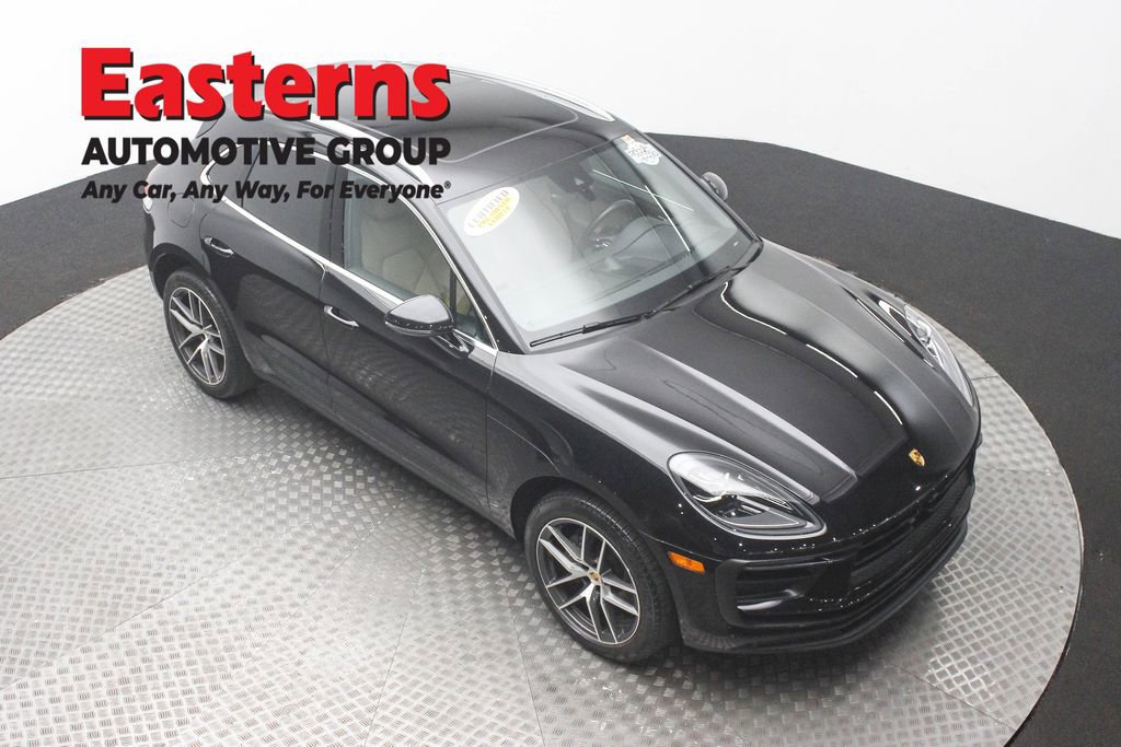 Used 2024 Porsche Macan image 3