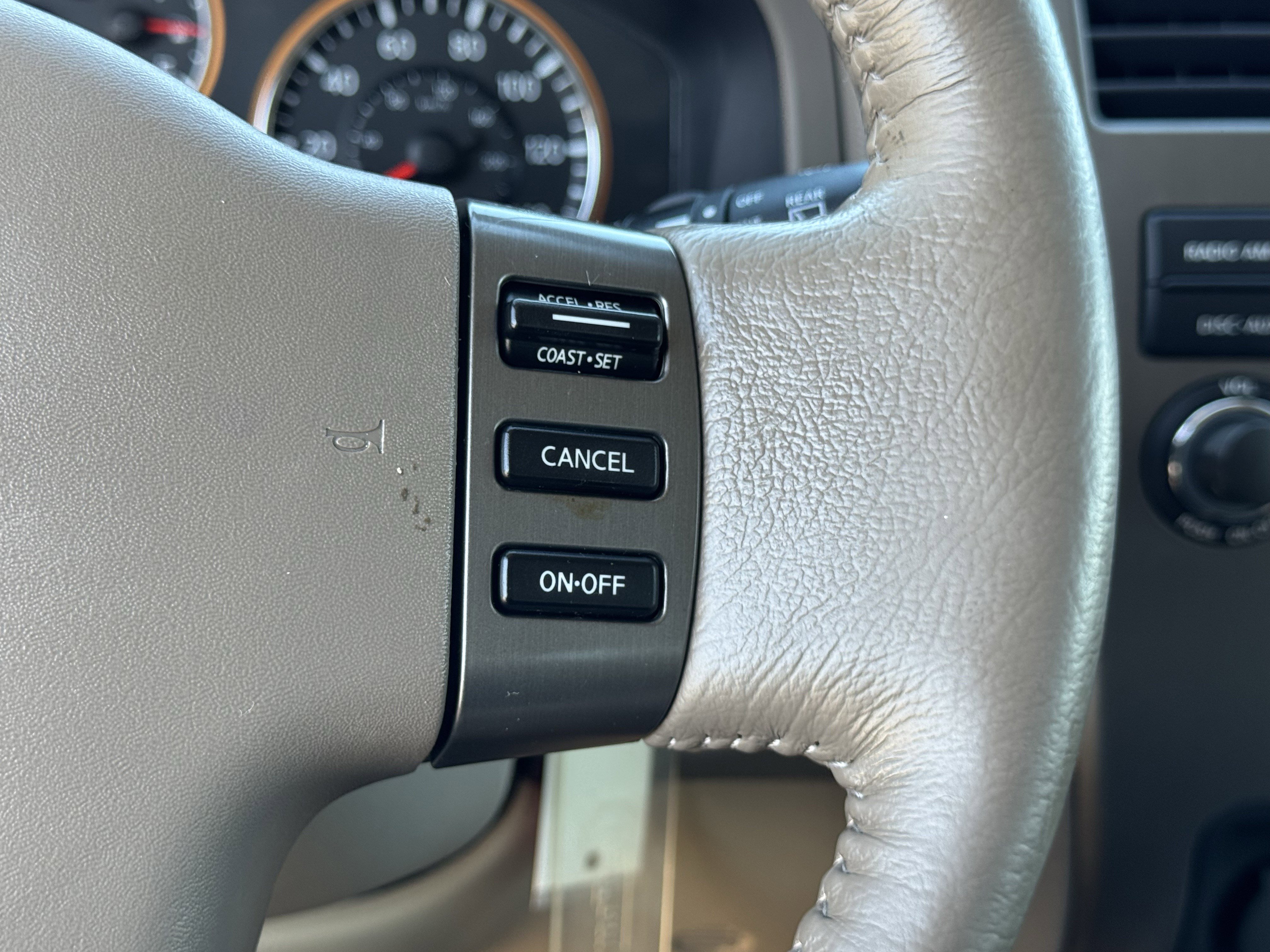 Used 2011 Nissan Armada SL image 29