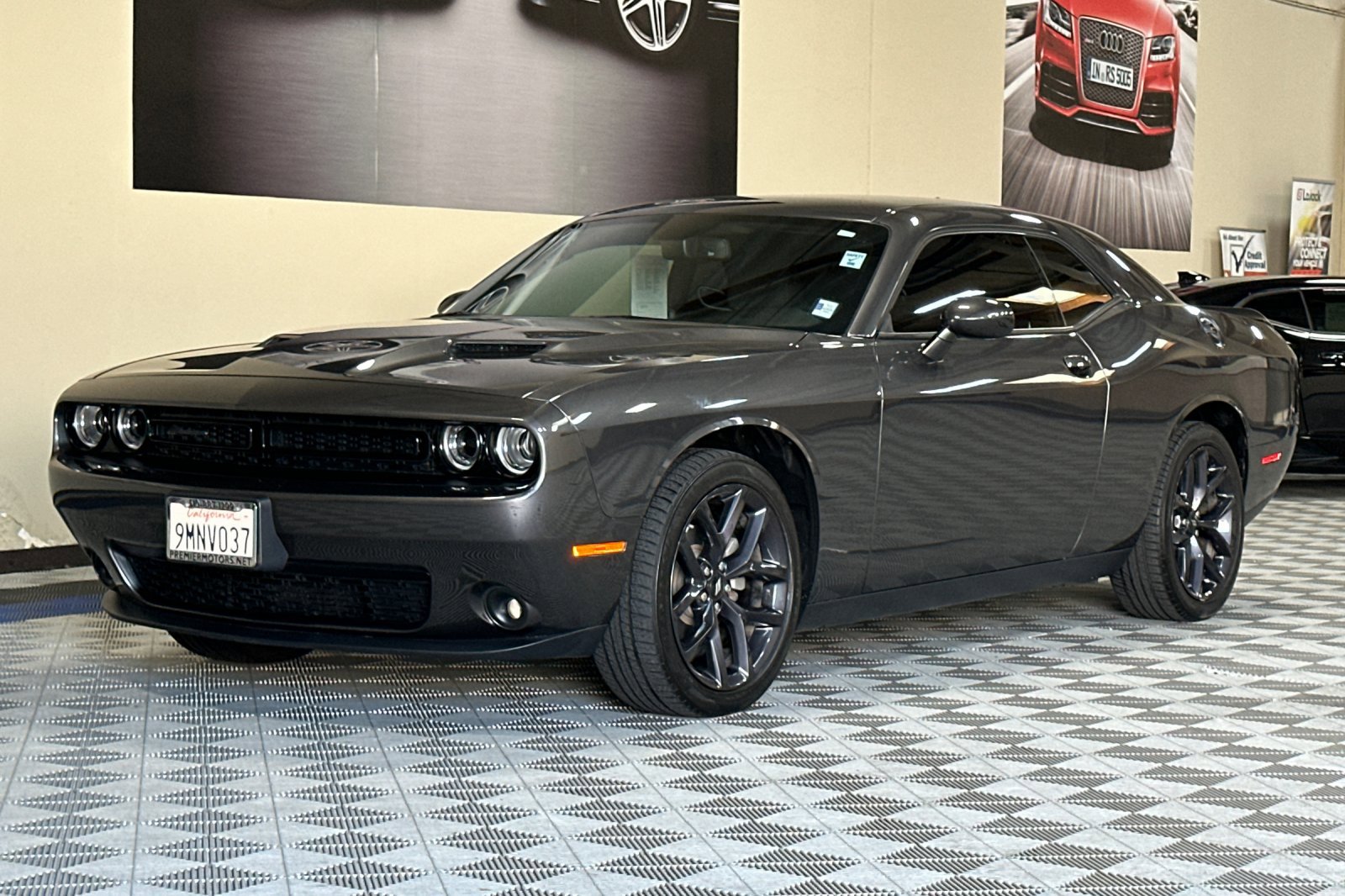 Used 2023 Dodge Challenger SXT w/ Blacktop Package image 8