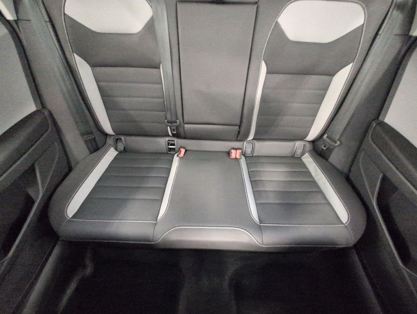 Used 2023 Volkswagen Taos SEL AWD/4WD image 23