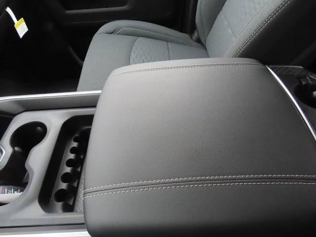 New 2026 RAM 3500 Big Horn AWD/4WD image 37