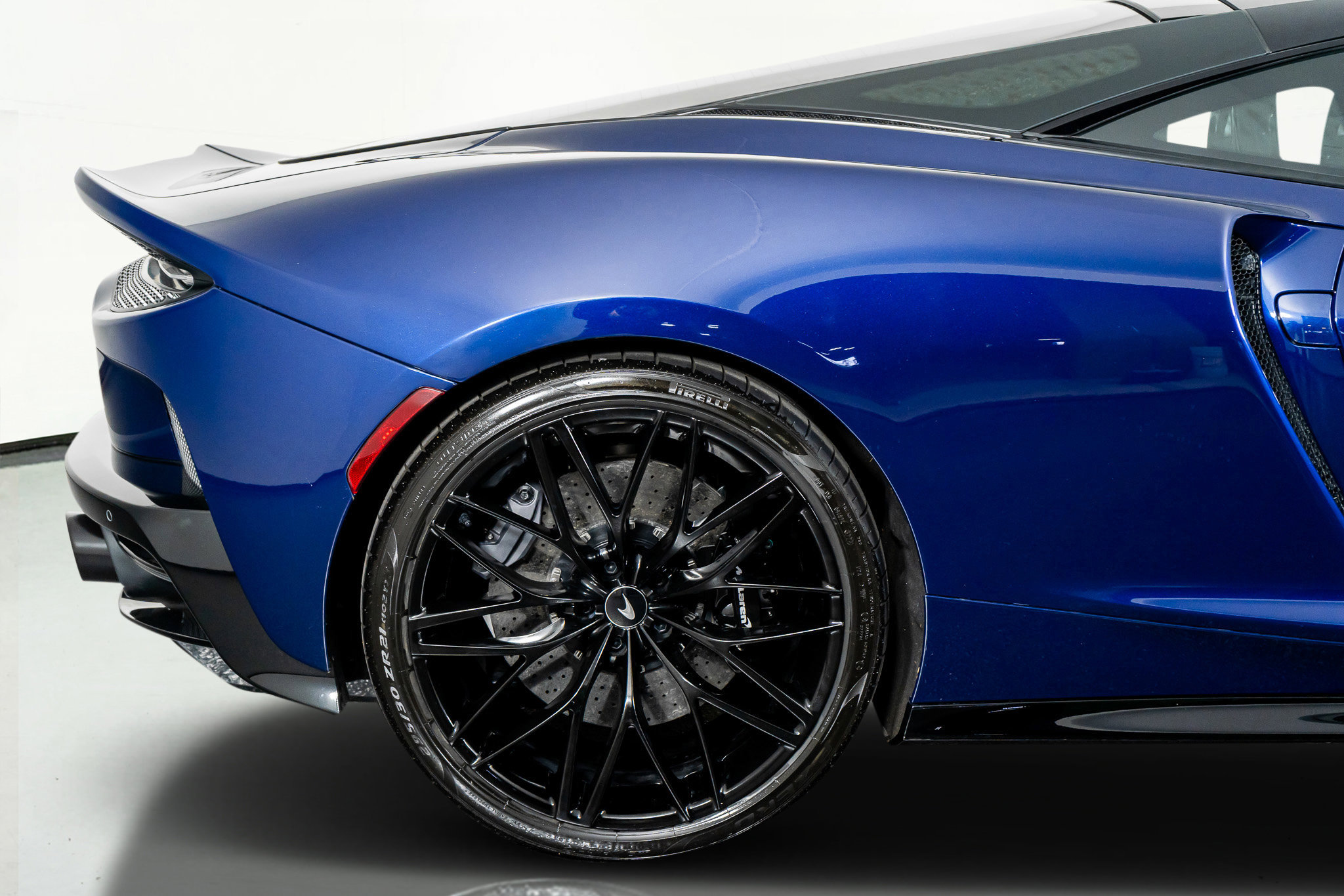 Used 2023 McLaren GT image 8