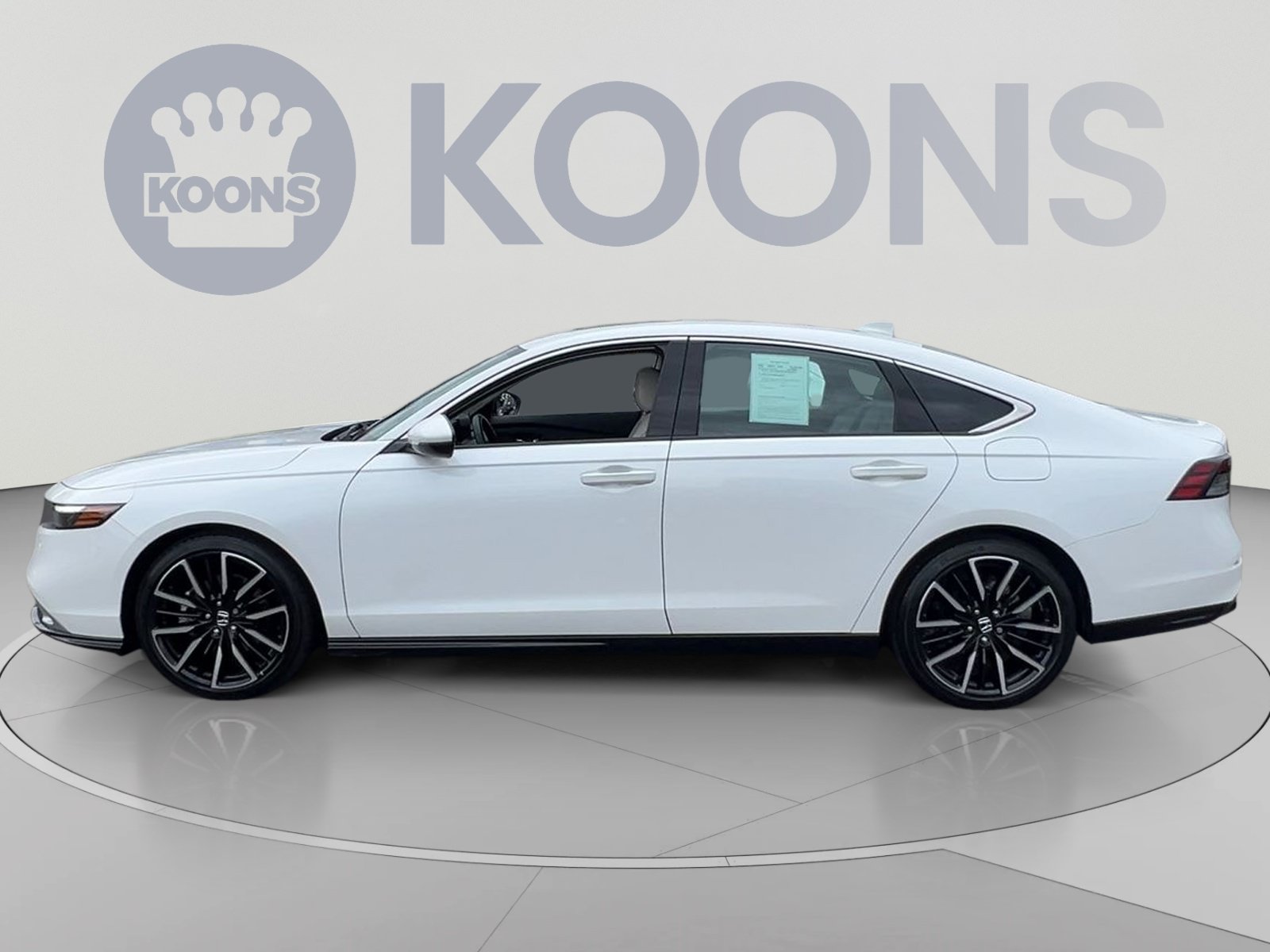 Used 2023 Honda Accord Touring image 7
