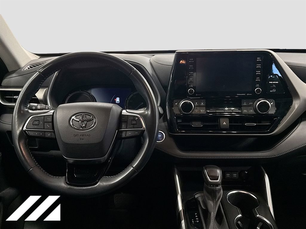 Used 2020 Toyota Highlander XLE image 25