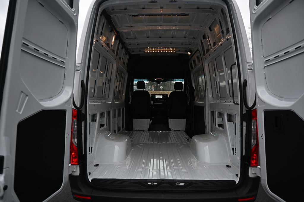 Used 2026 Mercedes-Benz Sprinter 3500 image 28