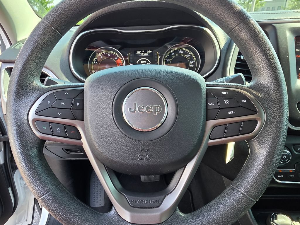 Used 2020 Jeep Cherokee Latitude AWD/4WD image 16