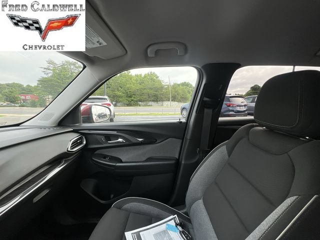 Used 2023 Chevrolet TrailBlazer LT FWD image 11
