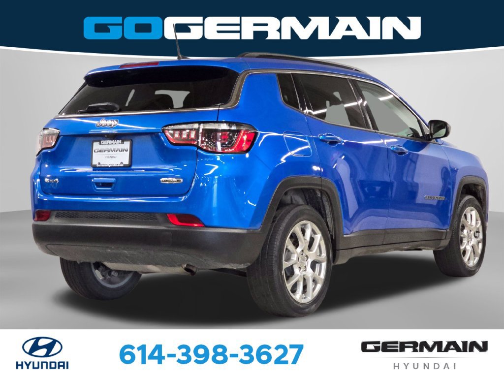 Used 2022 Jeep Compass Latitude w/ Sun and Sound Group AWD/4WD image 8