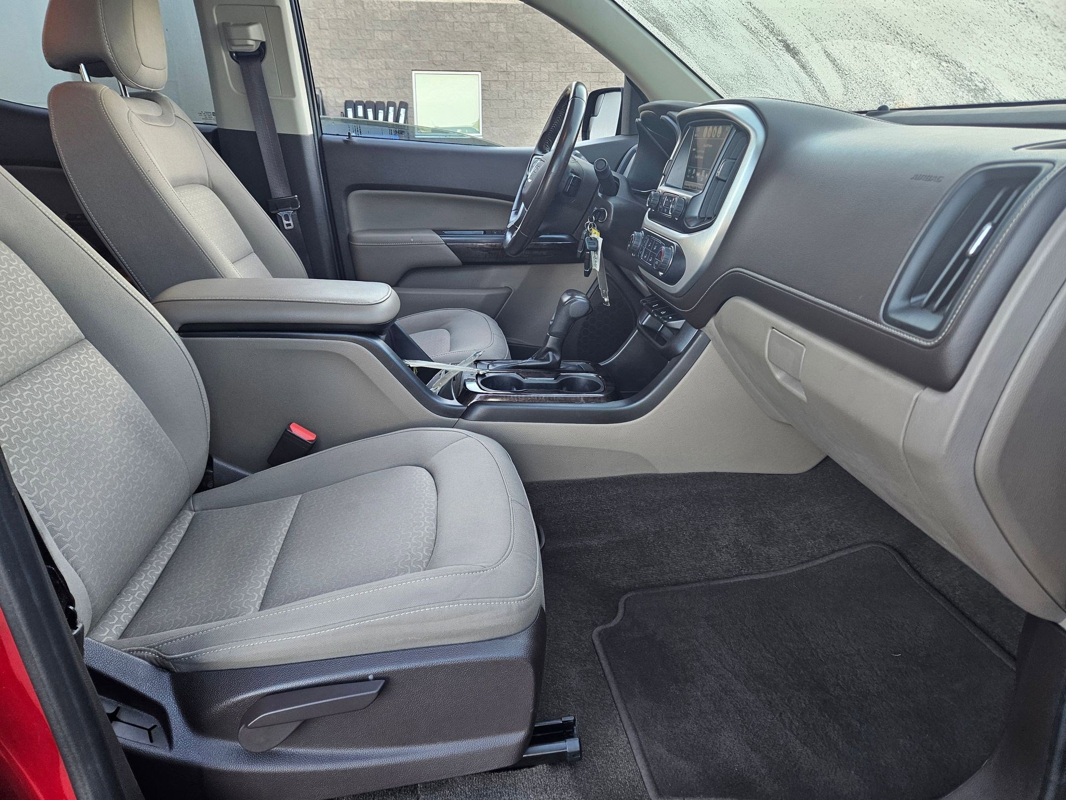 Used 2017 GMC Canyon SLE w/ SLE Convenience Package image 18