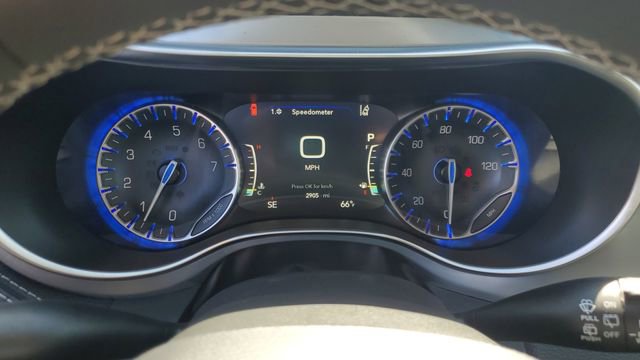 Certified 2026 Chrysler Pacifica Limited w/ S Appearance Package FWD image 14