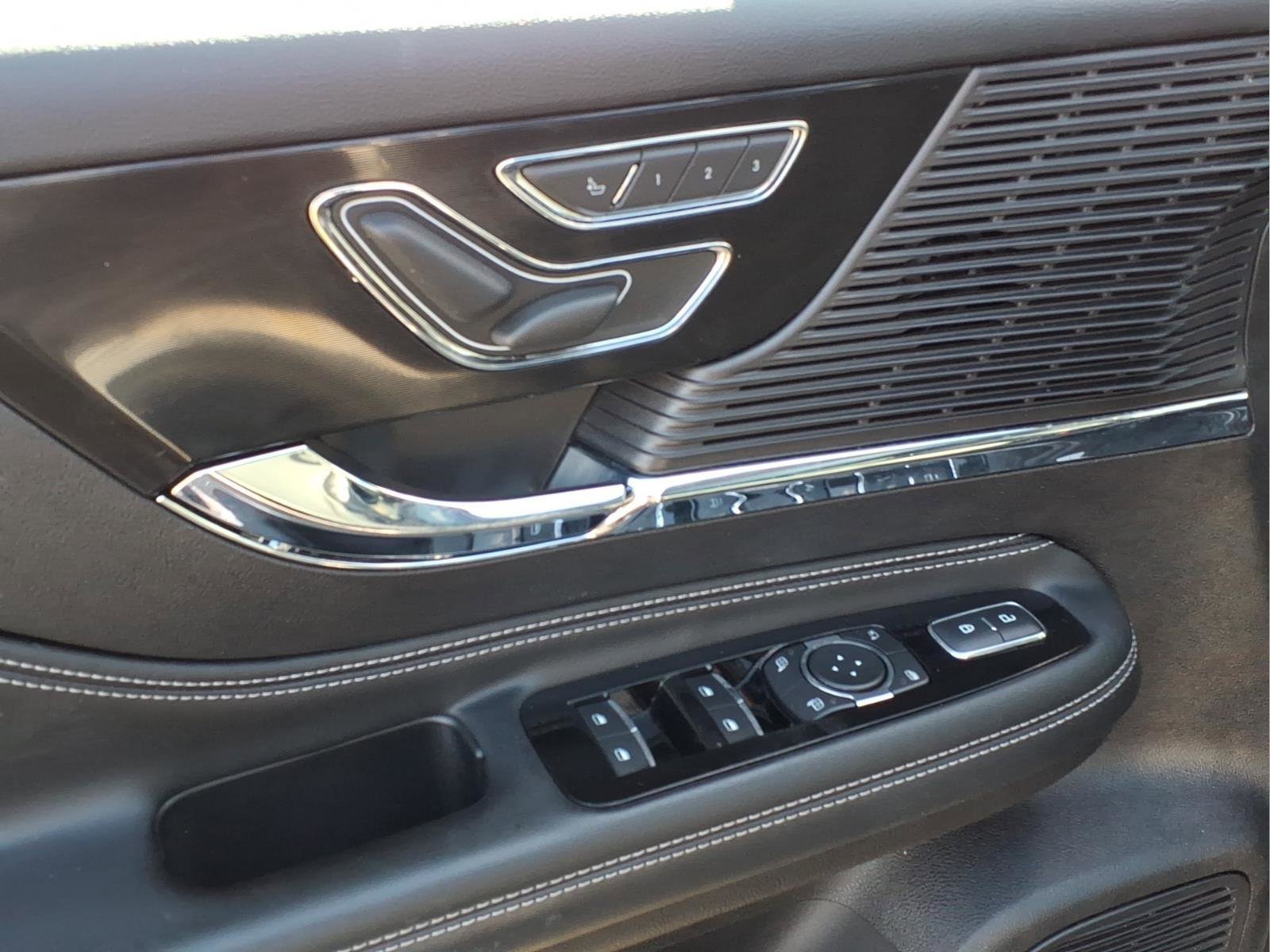 Used 2022 Lincoln Corsair AWD w/ Premium Package image 5