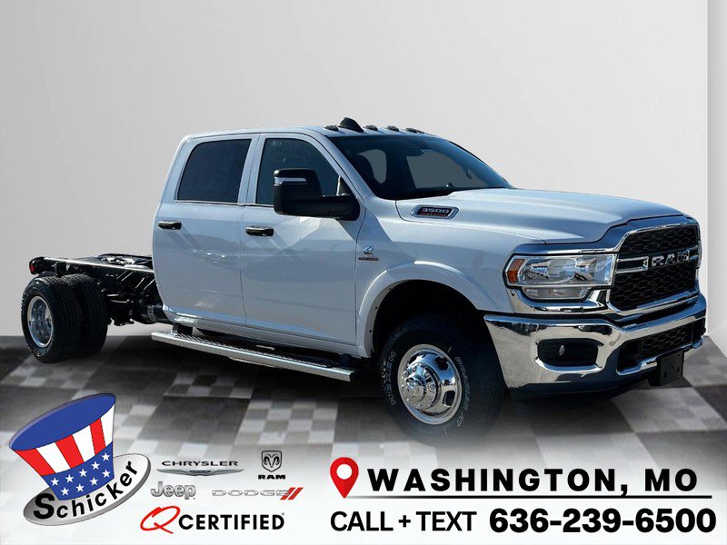 New 2024 RAM 3500 Tradesman w/ Chrome Appearance Group