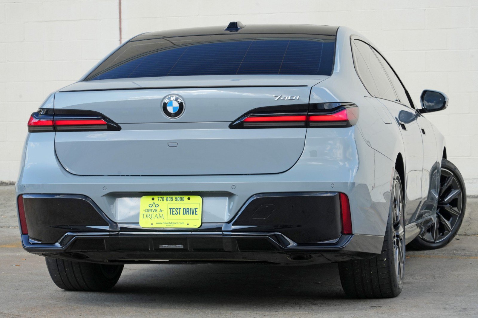 Used 2023 BMW 740i RWD image 5