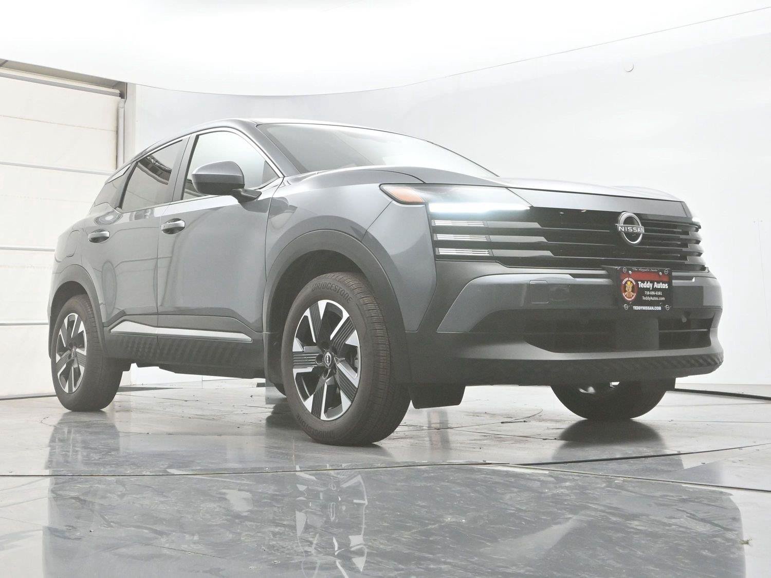 Certified 2025 Nissan Kicks SV AWD/4WD image 27