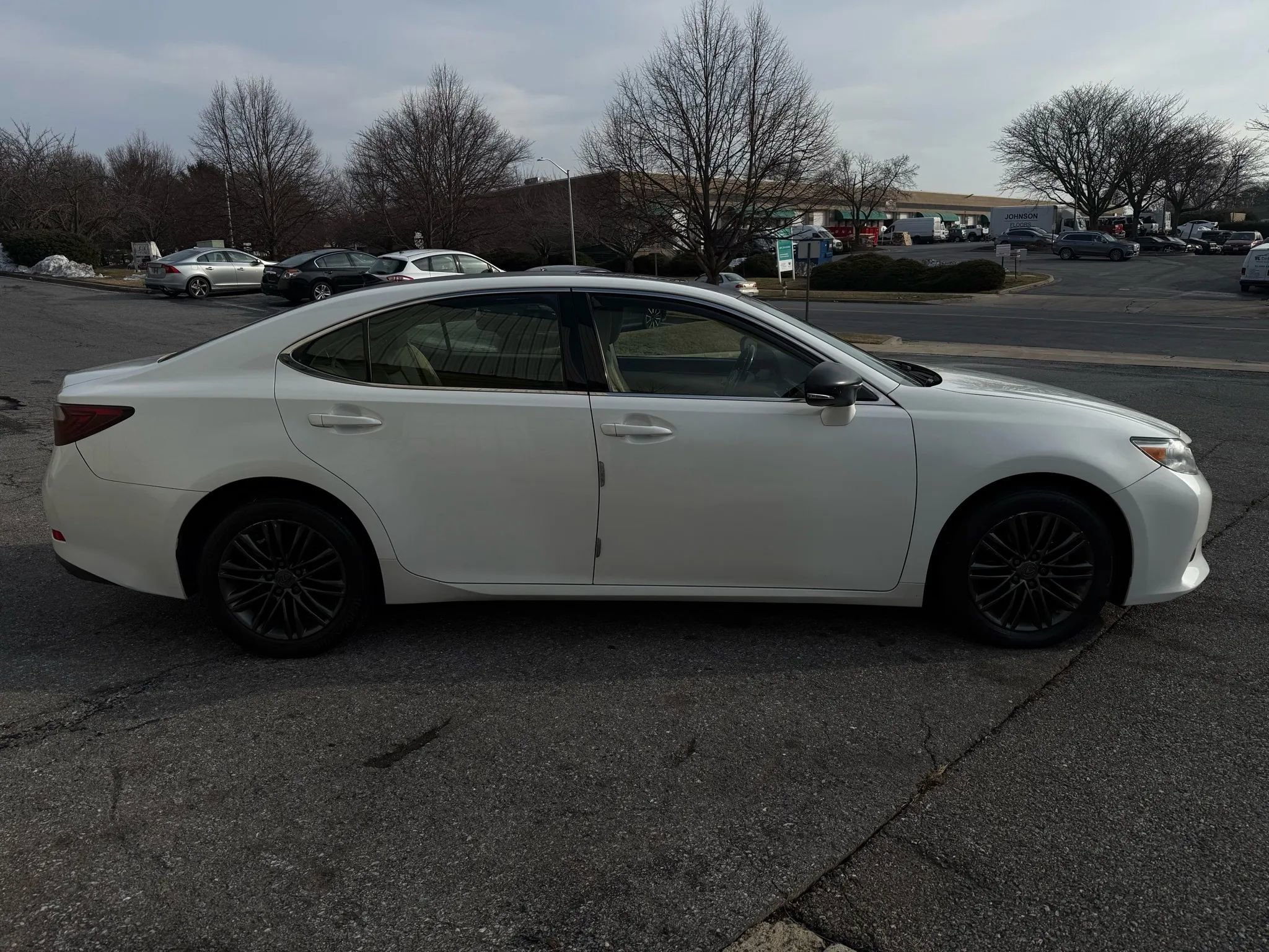 Used 2013 Lexus ES 350 w/ Luxury Pkg image 8