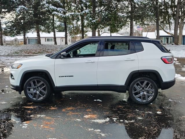New 2026 Jeep Compass Limited w/ Sun, Sound & Navigation Group AWD/4WD image 5
