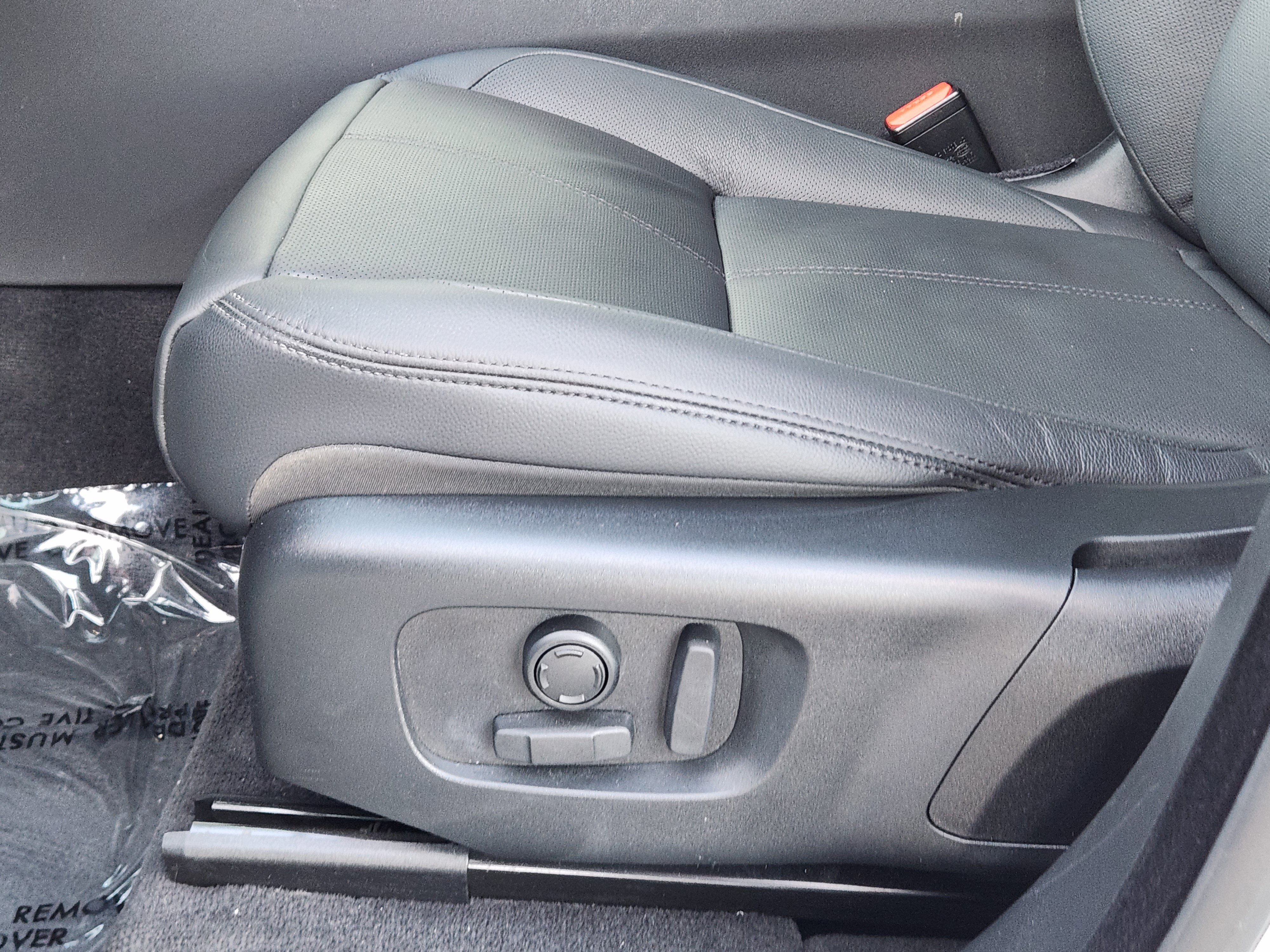 Certified 2024 Land Rover Range Rover Velar Dynamic SE image 25