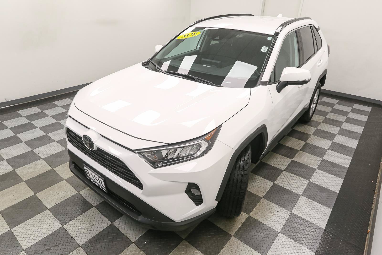 Used 2020 Toyota RAV4 XLE AWD/4WD image 6