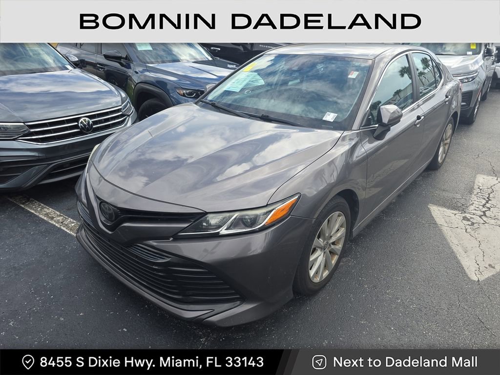 Used 2020 Toyota Camry LE image 2
