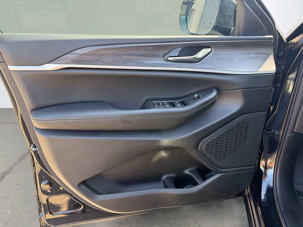 New 2026 Jeep Grand Cherokee Altitude AWD/4WD image 22
