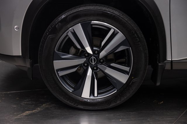 Used 2023 Nissan Rogue SL w/ SL Premium Package image 6