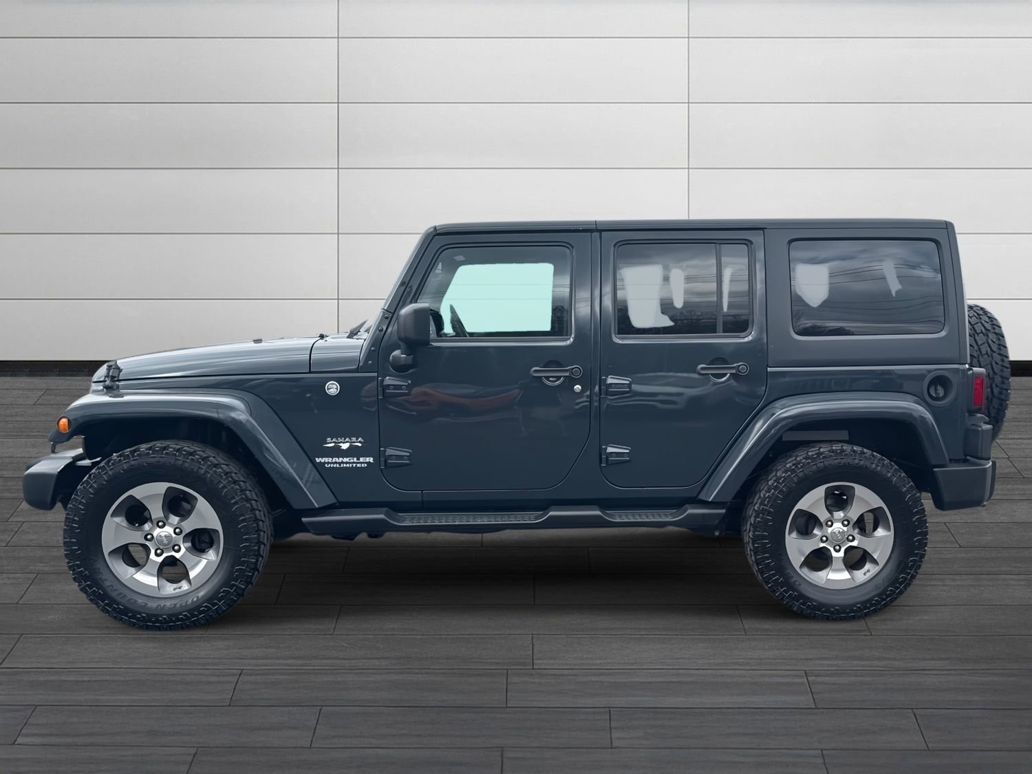 Used 2017 Jeep Wrangler Unlimited Sahara w/ Max Tow Package image 7