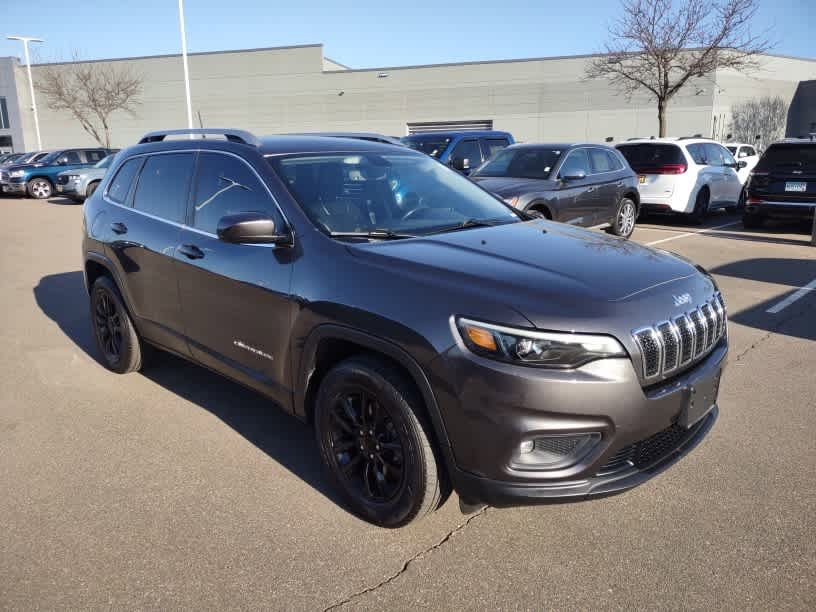 Used 2019 Jeep Cherokee Latitude Plus w/ Comfort/Convenience Group image 3