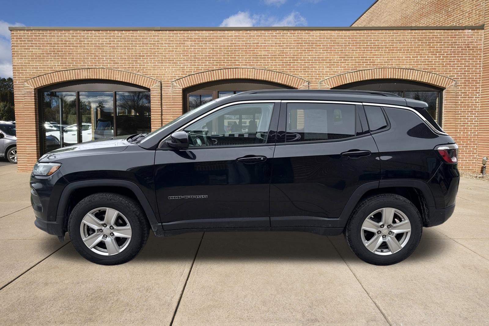 Used 2022 Jeep Compass Latitude w/ Convenience Group AWD/4WD image 12