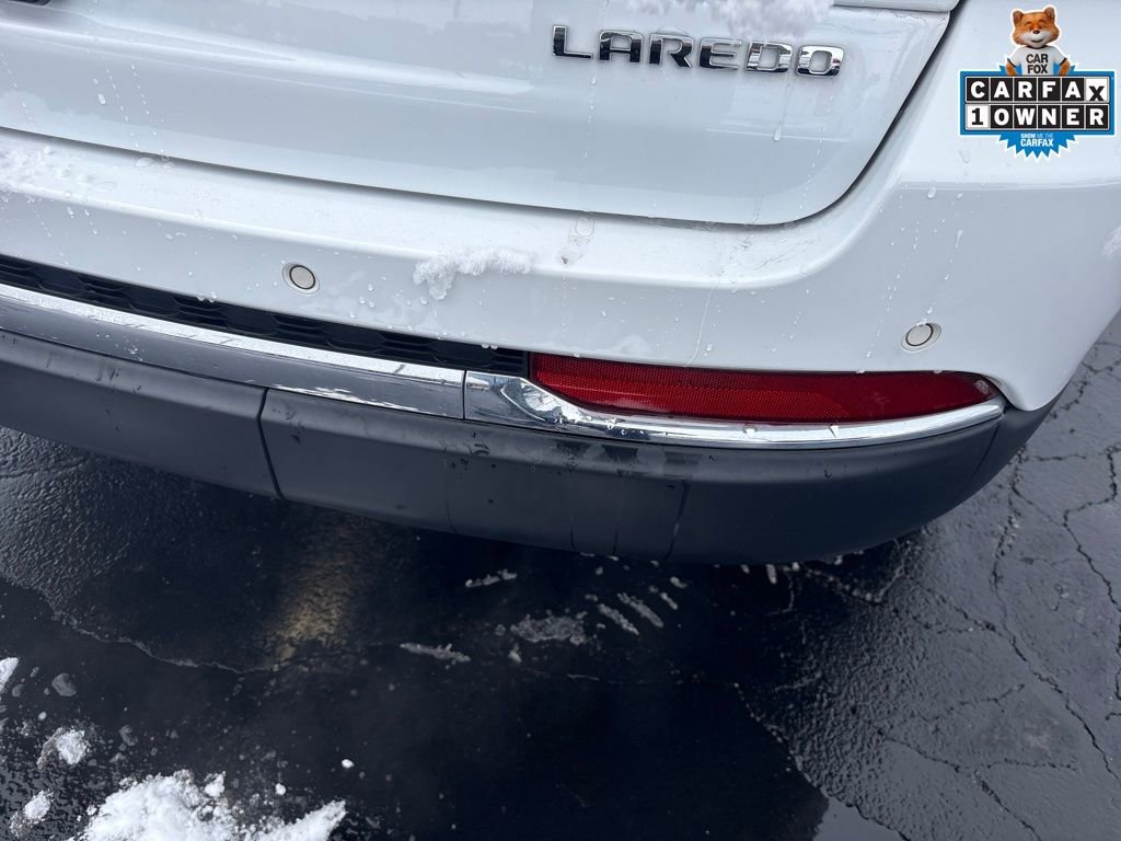 Certified 2022 Jeep Grand Cherokee Laredo w/ Luxury Tech Group I image 33