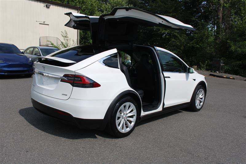 Used 2017 Tesla Model X 100D AWD/4WD image 7