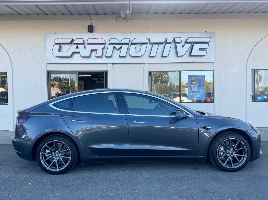 Used 2018 Tesla Model 3 Mid Range RWD image 3