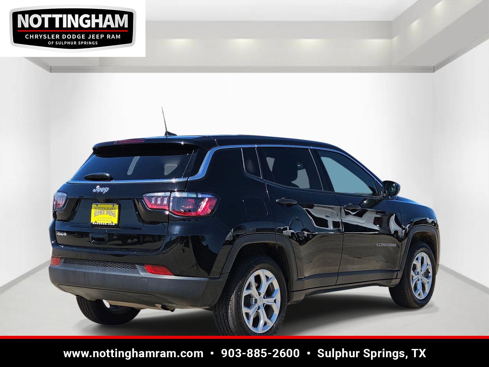 Used 2024 Jeep Compass Sport image 4
