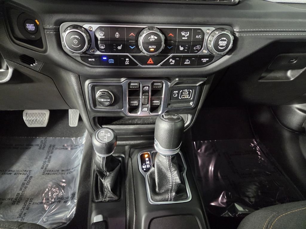 Certified 2025 Jeep Wrangler Sahara w/ Safety Group image 19