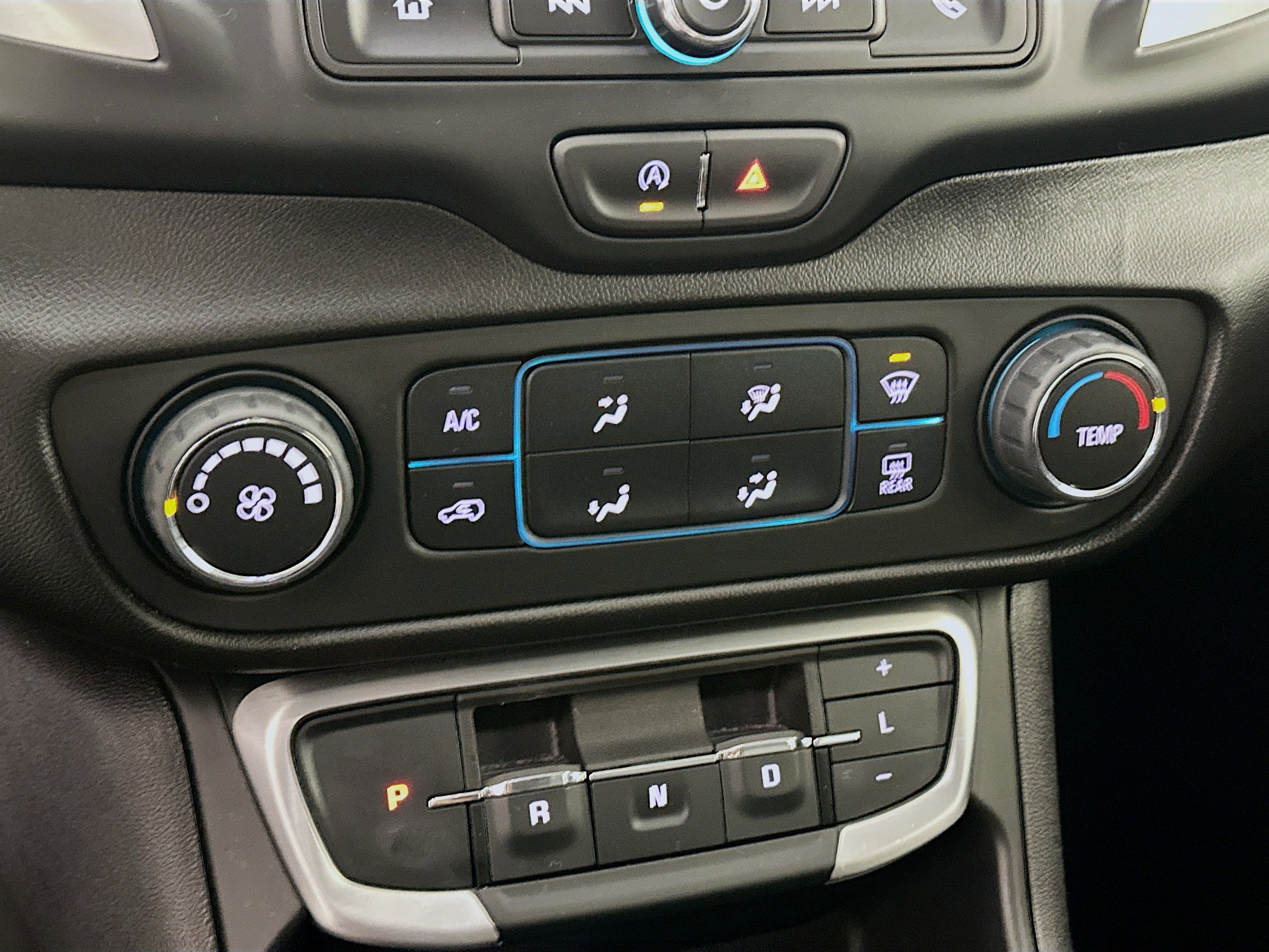 Used 2024 GMC Terrain SLE image 23