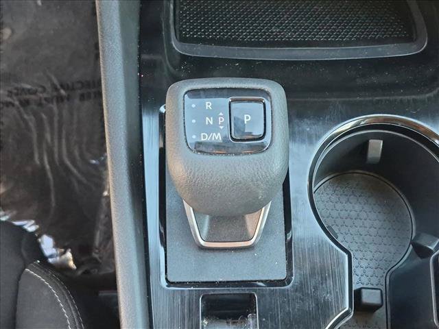 Used 2024 Nissan Rogue S AWD/4WD image 12