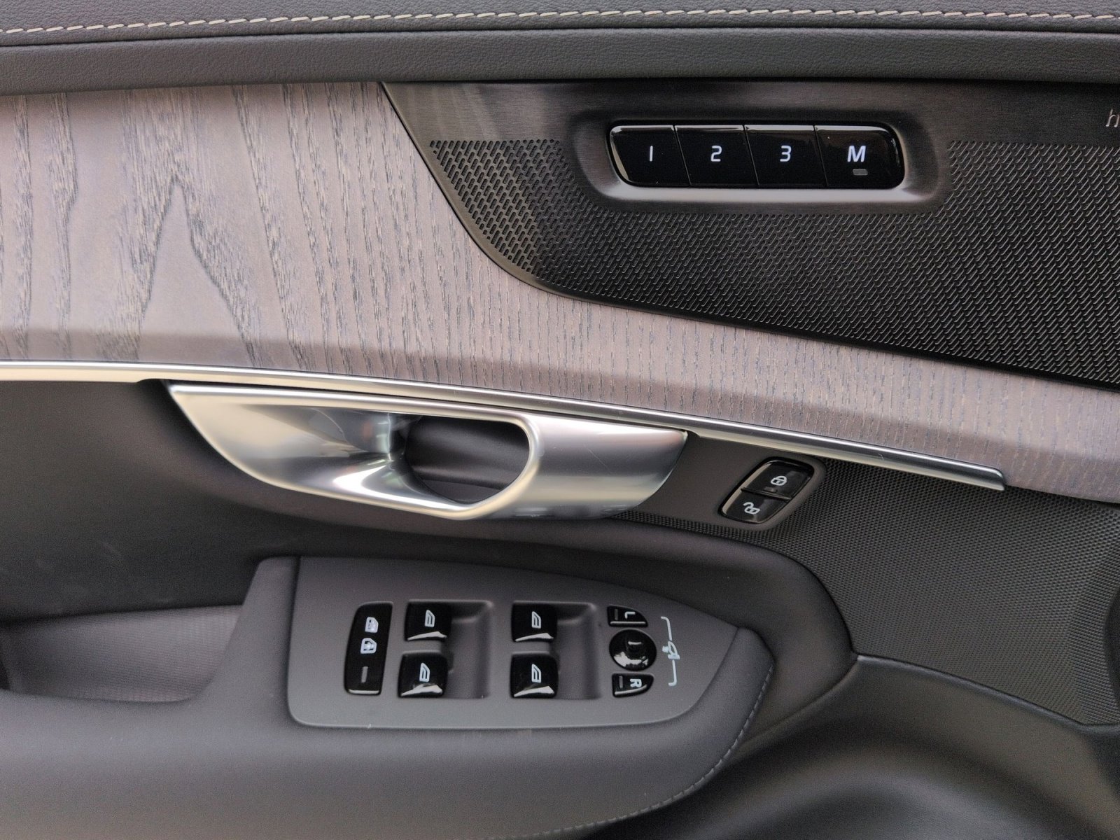 New 2026 Volvo XC90 B6 Ultra image 15