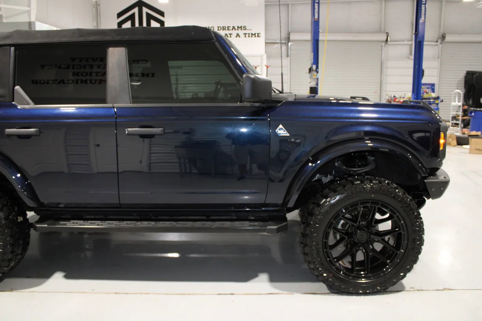 Used 2021 Ford Bronco Black Diamond w/ Sasquatch Package AWD/4WD image 14