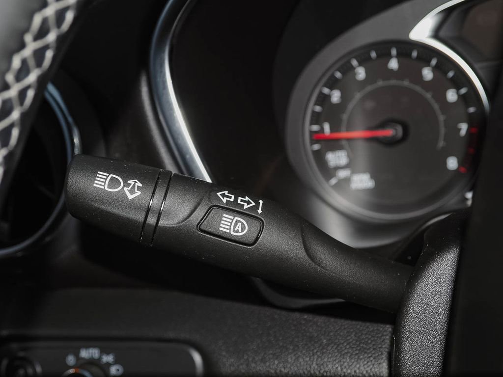 Used 2023 Chevrolet Blazer LT image 28