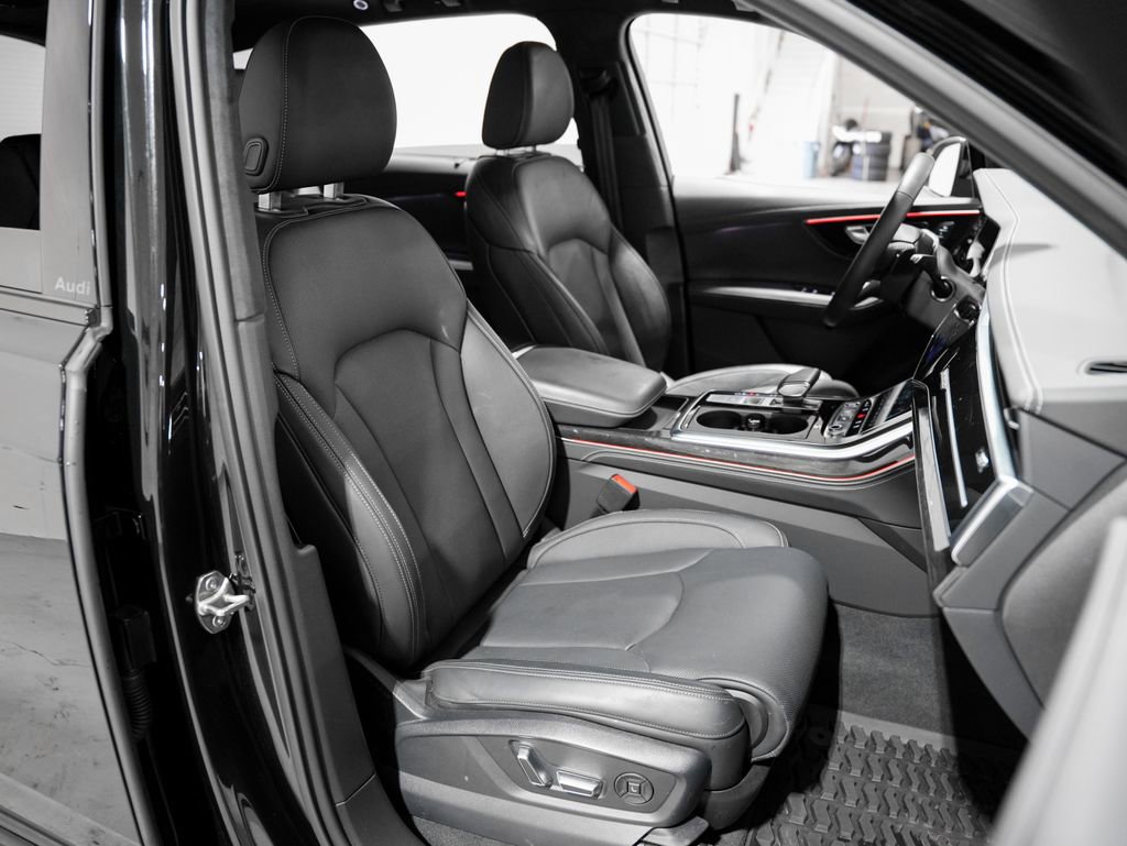 Used 2025 Audi Q7 3.0T Prestige image 23