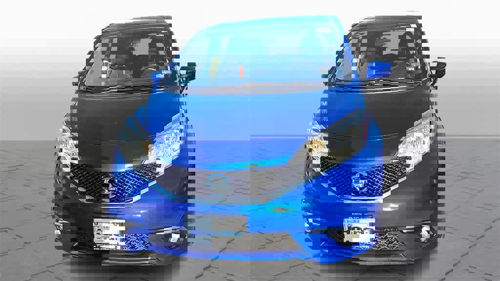 Used 2015 Nissan Versa Note SR w/ SR Convenience Package image 3