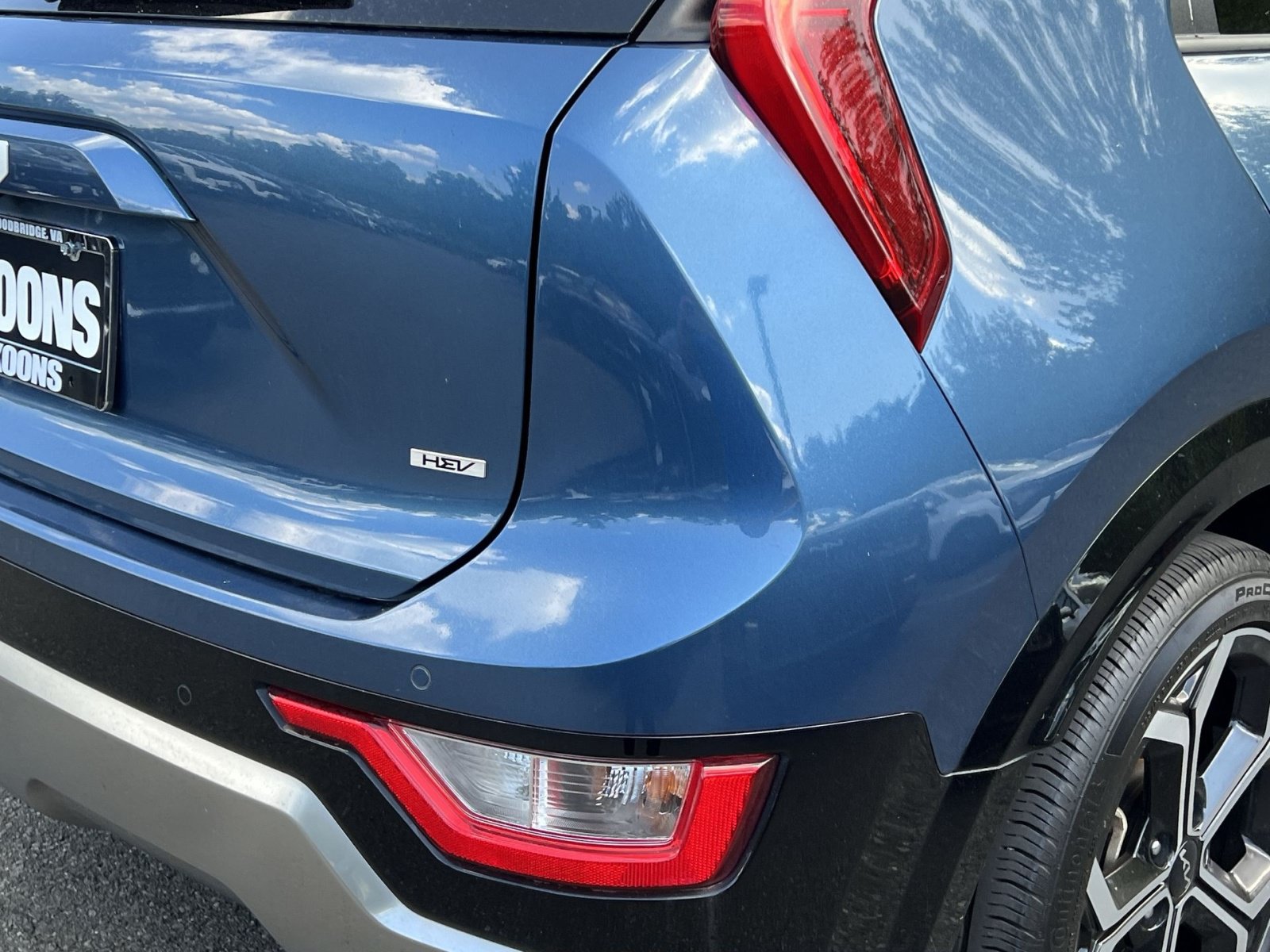 Used 2024 Kia Niro EX Touring FWD image 14