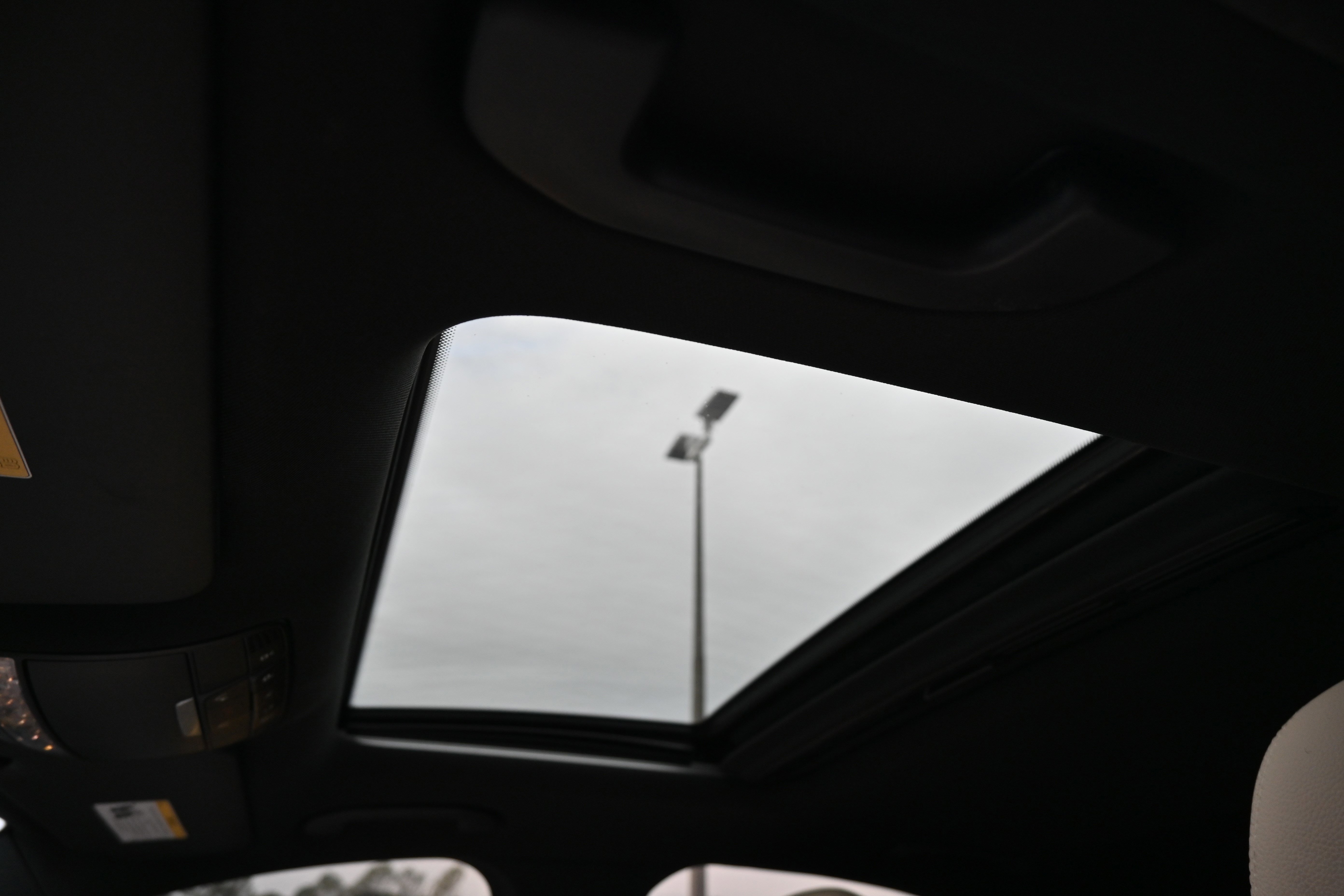 Used 2018 Mercedes-Benz C 300 4MATIC Sedan image 5