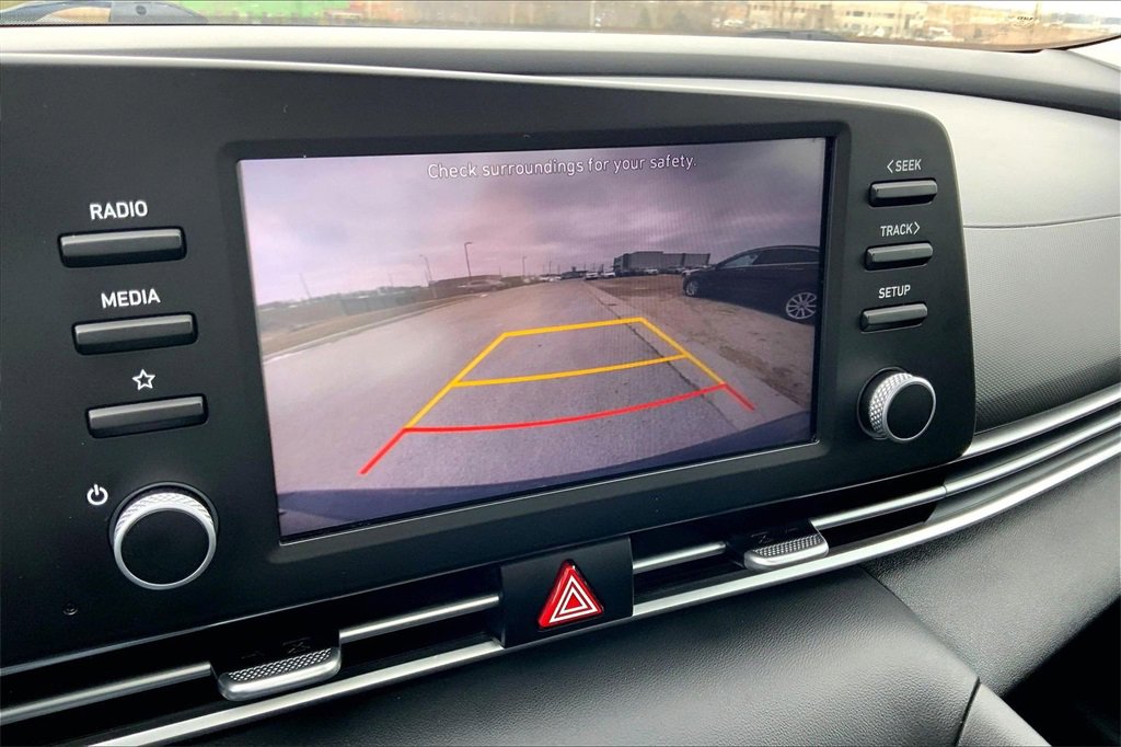 Used 2023 Hyundai Elantra SEL image 15