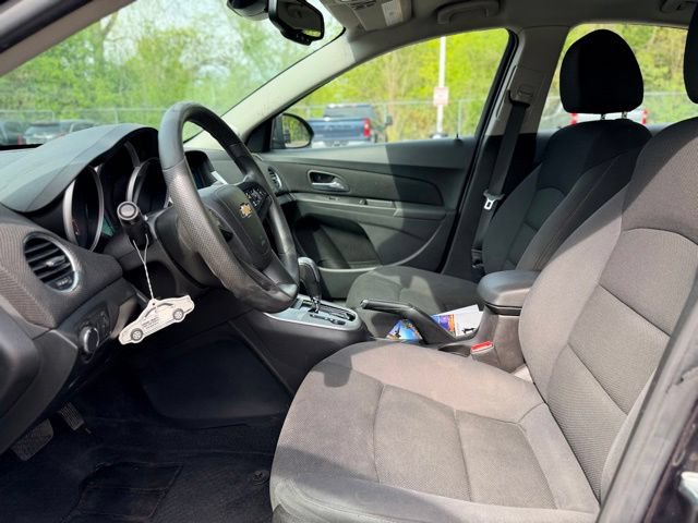 Used 2016 Chevrolet Cruze LT FWD image 6