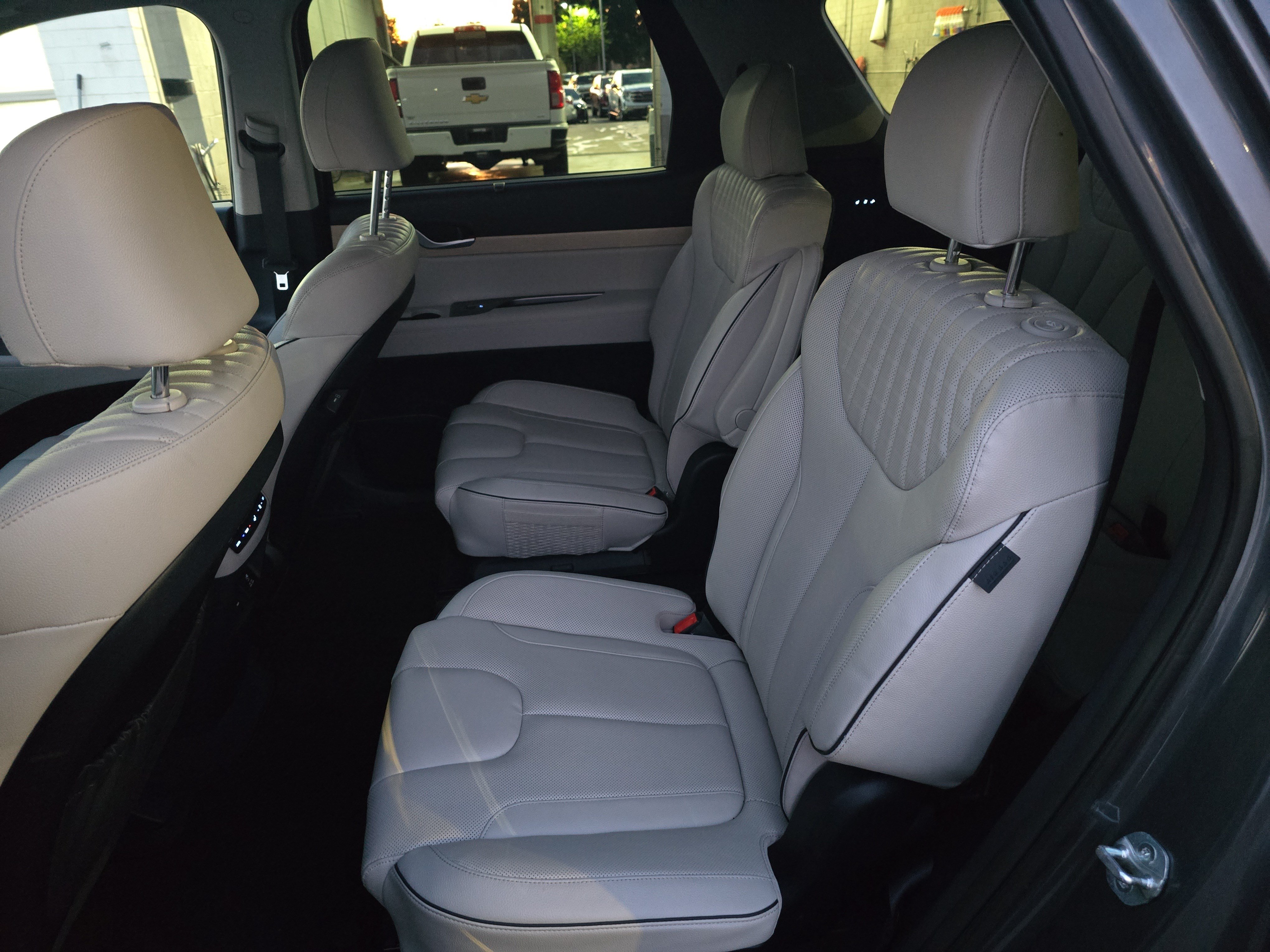 Used 2025 Hyundai Palisade Limited AWD/4WD image 14